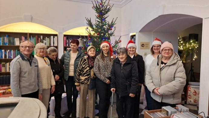Otrzymali prezenty, o których pisali w listach. „Każdy senior znalazł swojego Mikołaja”