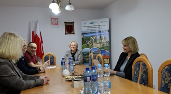 Burmistrz Wielgus spotkała się z dyrektorami szkół. Omówiono inwestycje na 2024 r.