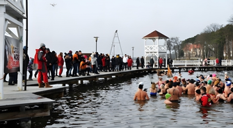 W Sławie obędzie się VI Zlot Morsów. Do lodowatej wody wejdą dla Nikosia