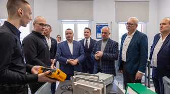 W I ZS we Wschowie otwarto nową salę. To nowoczesna pracownia elektryczna (FOTO)