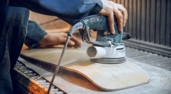 Szlifowanie Ręczne vs. Maszynowe - Wybór Narzędzi do Aluminium