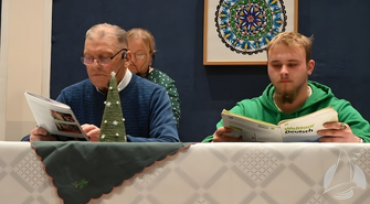 W Sławie teatr połączył pokolenia. Spektakl „Nieco inna opowieść wigilijna” (FOTO)