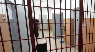 Mieszkaniec Gdyni zatrzymany we Wschowie. Chciał ukraść alkohol, skończył w więzieniu