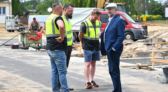Trwa modernizacja Stadion Miejskiego w Sławie. Postępom prac przyglądał się burmistrz Sadrakuła