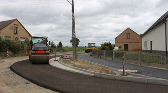 Przebudowa drogi na trasie Górczyna-Zamysłów postępuje (FOTO)