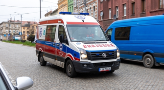 Dramat przy pl. Tysiąclecia w Głogowie. Na pomoc wysłano karetkę ze Wschowy