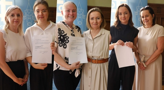 Nowi nauczyciele mianowani w gminie Wschowa. Zaświadczenia odebrało 11 osób