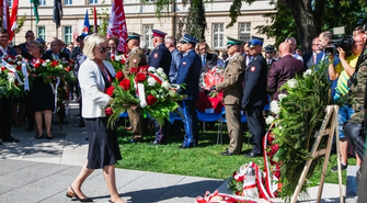 Pomnik Ofiar Zbrodni Wołyńskiej odsłonięty. Gośniowska-Kola: „Mamy obowiązek pamiętać!”
