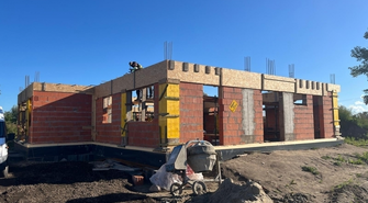 Sala wiejska w Kandlewie nabiera kształtów. Co słychać na placu budowy?