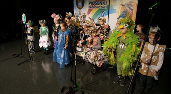 XVI Festiwal Piosenki Ekologicznej. Na scenie wystąpiły przedszkolaki i uczniowie