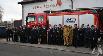 Nowy wóz strażacki przekazany. Druhowie z OSP Krzepielów marzyli o nim od dawna