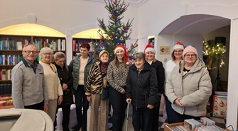 Otrzymali prezenty, o których pisali w listach. „Każdy senior znalazł swojego Mikołaja”