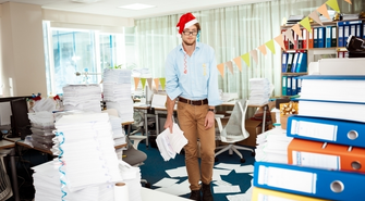 Dlaczego warto zamówić usługi sprzątające w biurze przed końcem roku?