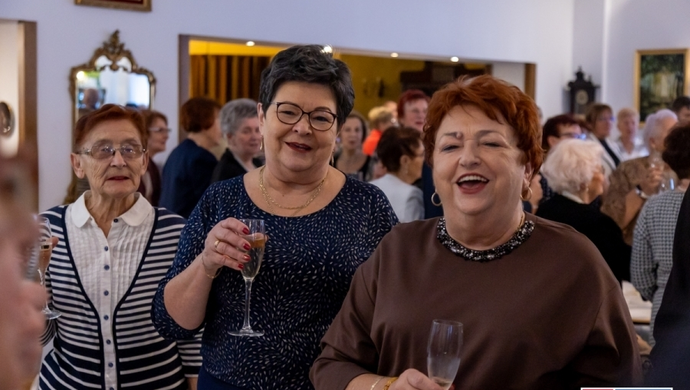 Noworoczne spotkanie wschowskiego UTW. Seniorzy wznieśli toast za 2025 rok [ZDJĘCIA]