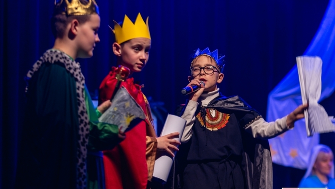 Jasełka SP 2 we Wschowie. Na scenie wystąpili uczniowie i nauczyciele [ZDJĘCIA]