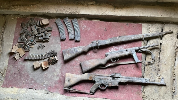 Arsenał pod podłogą. Mieszkaniec Konradowa podczas remontu znalazł broń