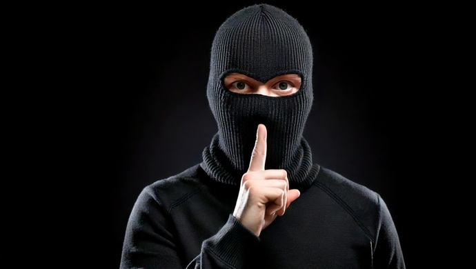 Miała nie mówić nikomu. Kiedy w końcu zadzwoniła na policję, pieniędzy już nie było