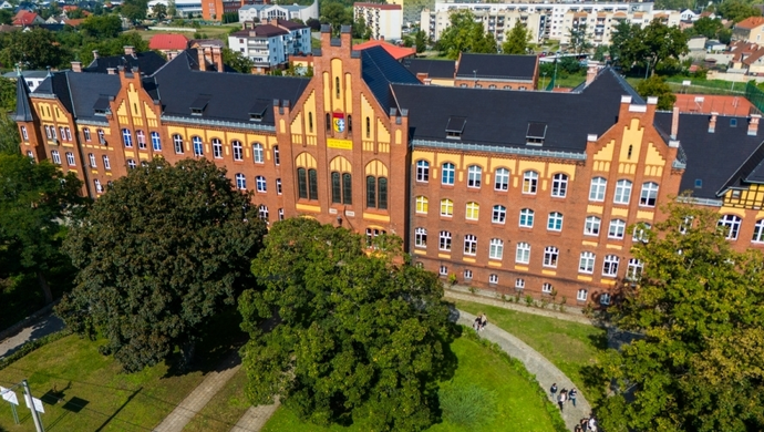 Staże, kursy, nowoczesny sprzęt. 142 uczniów i 14 nauczycieli ze „Staszica” w unijnym projekcie