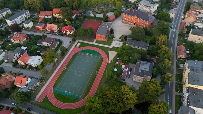 Aktor, 20 tys. zł od absolwentki, wybory i Drzwi Otwarte. W I LO we Wschowie wiele się dzieje!