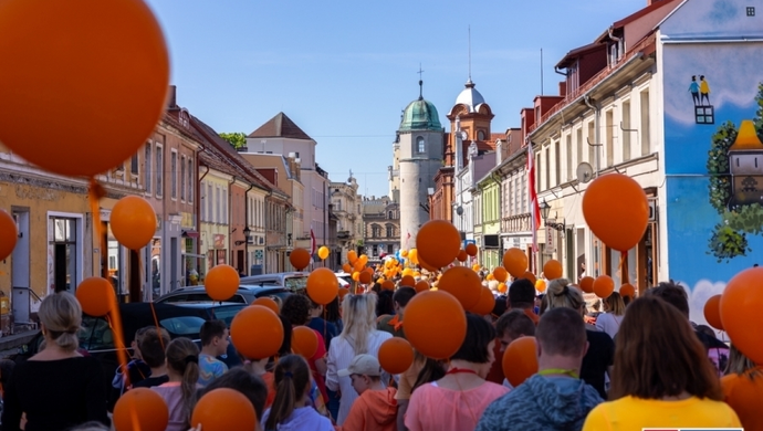Przejdą przez Wschowę z przesłaniem równości. Proszą o sadzonki krzewów