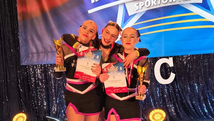 Cheer Flash Wschowa z pucharami Mistrzostw Polski. Zawodniczki zostawiły serce na parkiecie [ZDJĘCIA]