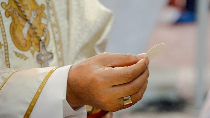 Jak wybrać dobry prezent na komunię?