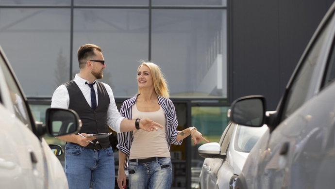 Wypożyczenie samochodu na weekend – ile to kosztuje i kiedy się opłaca?