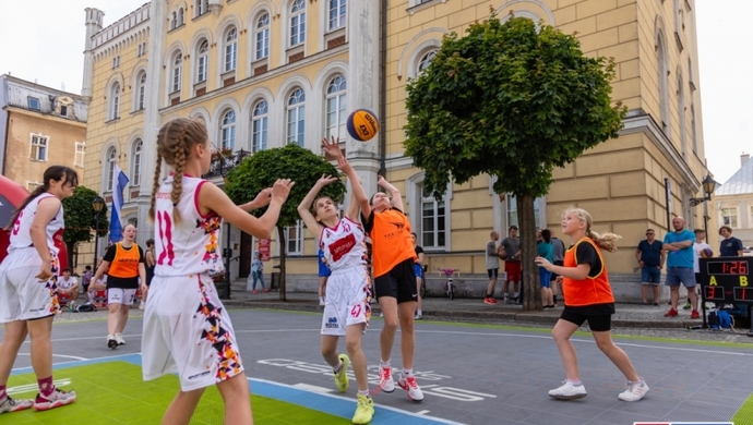 Turniej koszykówki 3x3 na Dni Wschowy 2025. Puchar Burmistrza i nagrody o wartości 1000 zł czekają