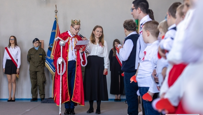 Powiatowe Obchody Święta Narodowego Trzeciego Maja w SOSW. „Doceńmy bezpieczną, europejską i rozwijającą się Polskę”