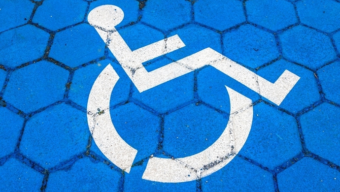 Na ul. Jagiellońskiej brakuje niebieskich „kopert”. Urząd reaguje