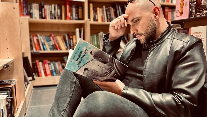 Napisał książkę o relacji z narcyzem. Dziś spotka się z czytelnikami we Wschowie