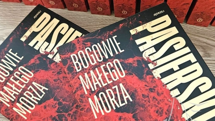 Kryminał z Jeziorem Sławskim w tle. Jędrzej Pasierski spotka się z czytelnikami