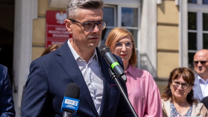 Ciemnoczołowski nowym marszałkiem. Jabłoński rezygnuje po kontrowersyjnej kolizji