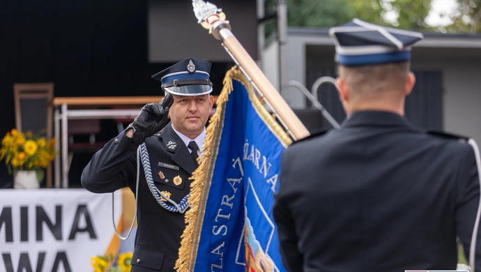 80 lat OSP Stare Strącze. Druhowie otrzymali nowy sztandar [ZDJĘCIA]