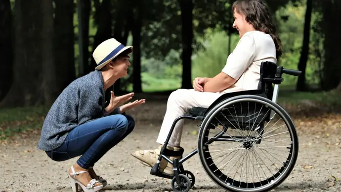 Czym się różni asystencja osobista od świadczenia wspierającego?