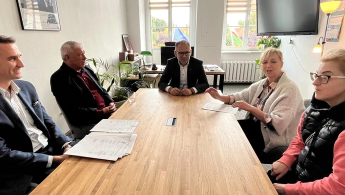 Gmina Wschowa dofinansowuje remonty kamienic. Wspólnota z ul. Jasnej 2 już po podpisaniu umowy