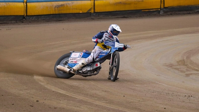 Młodzi żużlowcy z Fogo Unia Leszno odwiedzą Wschowę. Biblioteka Publiczna zaprasza