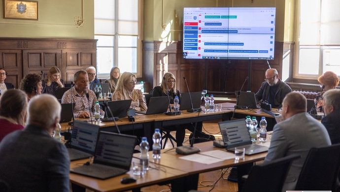 Podwyżka, dotacje i gratulacje. Podsumowanie XXI sesji Rady Miejskiej we Wschowie