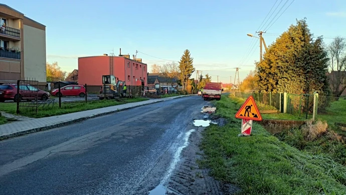 Budowa sieci światłowodowej w Jędrzychowicach. To już ósma miejscowość w gminie