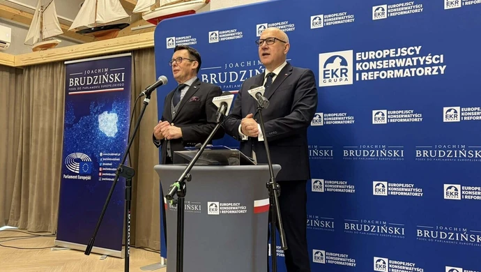 Konferencja PiS w Sławie. Obajtek, Ast, Błaszczak, Brudziński i Szefernaker o bezpieczeństwie Polski