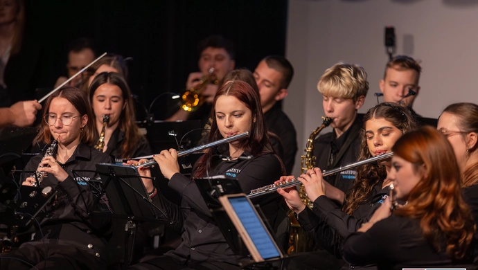 Koncert zaduszny wypełnił salę CKiR dwukrotnie. Maestoso i Arabeska przypomnieli o zmarłych artystach