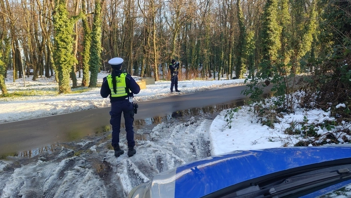 Kierowca Volvo uznał, że przepisy go nie dotyczą. Teraz przez 3 miesiące nie poprowadzi auta