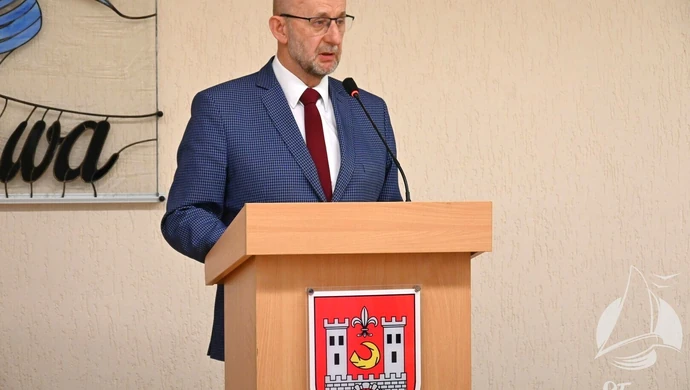 Nowe godziny urzędu, podwyżki dla OSP, odbiór stadionu. Burmistrz Sadrakuła o pracach między sesjami