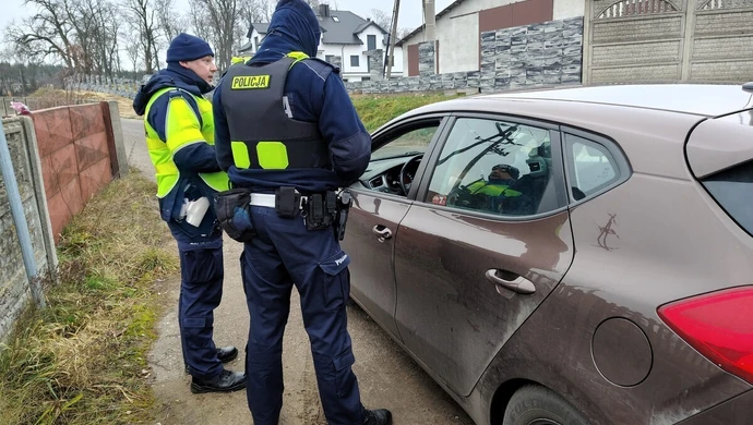 Trzech pijanych kierowców i kobieta, która straciła prawo jazdy. Tak wyglądał przedświąteczny czas na drogach powiatu