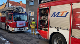 Pożar budynku socjalnego przy ul. Lipowej we Wschowie. Jedna osoba trafiła do szpitala