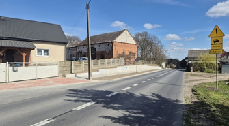 Nowy chodnik w Dryżynie. Inwestycja przy DW 324 zakończona