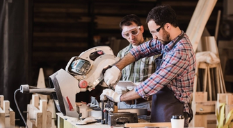 Rola konserwacji i regularnej wymiany części do pił taśmowych