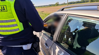 Pijany kierowca busa wpadł w Konradowie. Cudzoziemiec próbował ominąć patrol