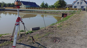 Ruszyły prace przy stawie w Zamysłowie. Będzie nowe ogrodzenie