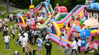 Rodzinny Piknik na sławskiej plaży. Mieszkańcy świętowali Dzień Mamy i Dziecka